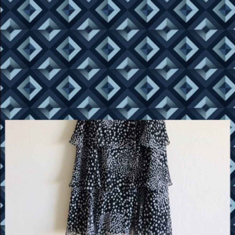 Women’s Ruffle Dress - Picture 4 of 4